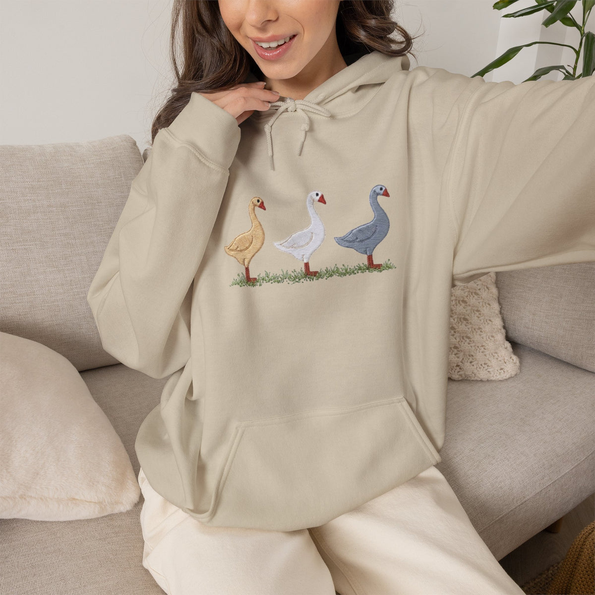 Unisex Duck Graphic Hoodie – Cozy Bird Lover Sweatshirt, Casual Pullover Hoodie