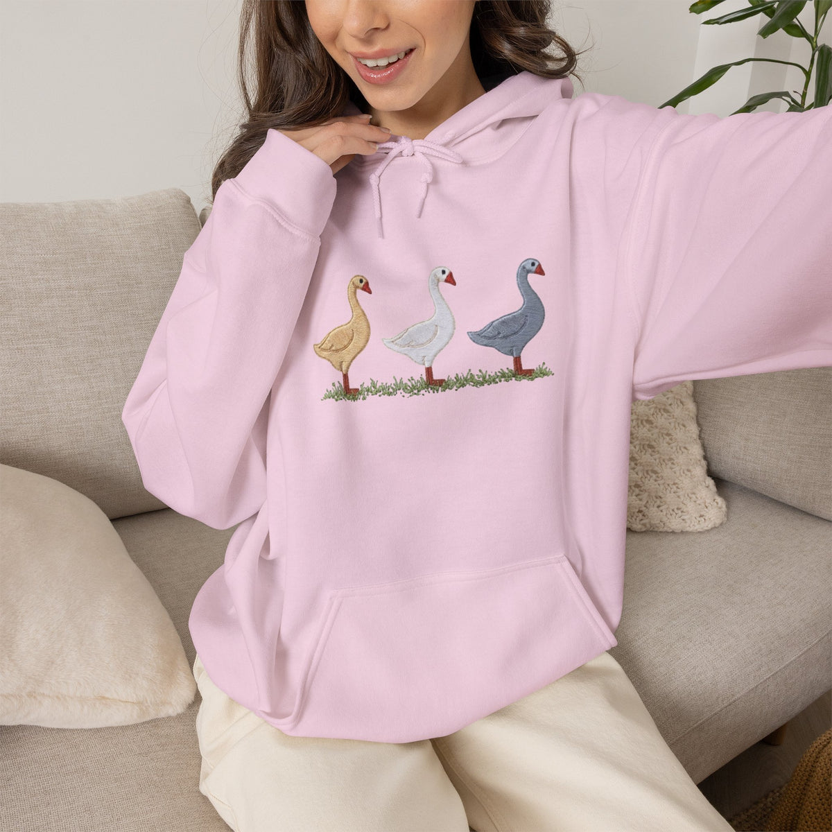 Unisex Duck Graphic Hoodie – Cozy Bird Lover Sweatshirt, Casual Pullover Hoodie