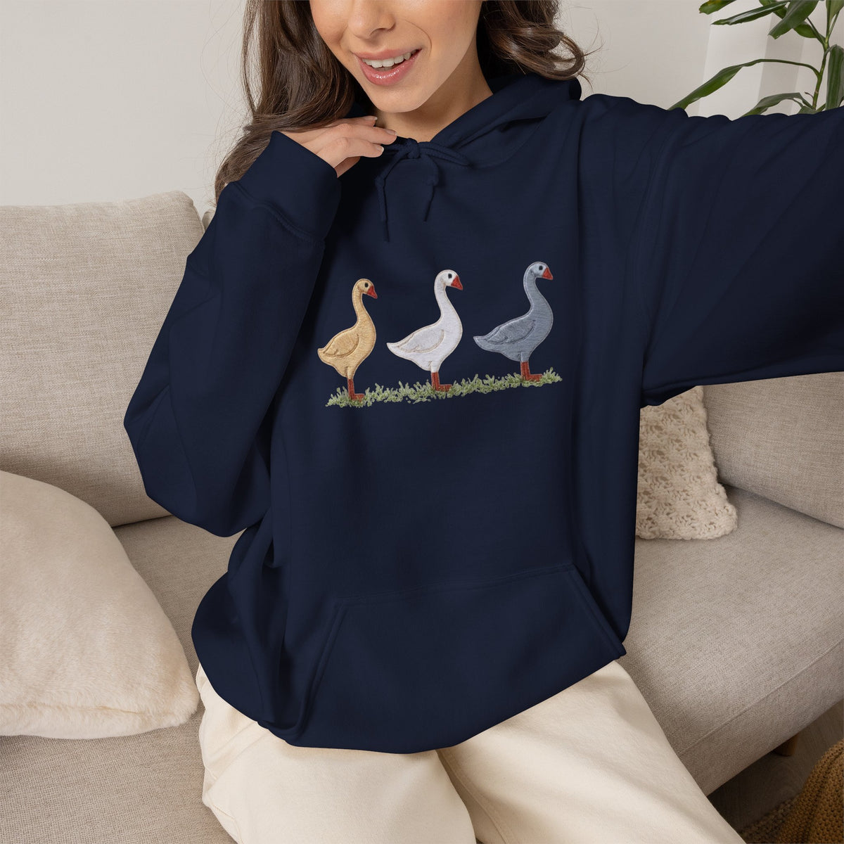 Unisex Duck Graphic Hoodie – Cozy Bird Lover Sweatshirt, Casual Pullover Hoodie