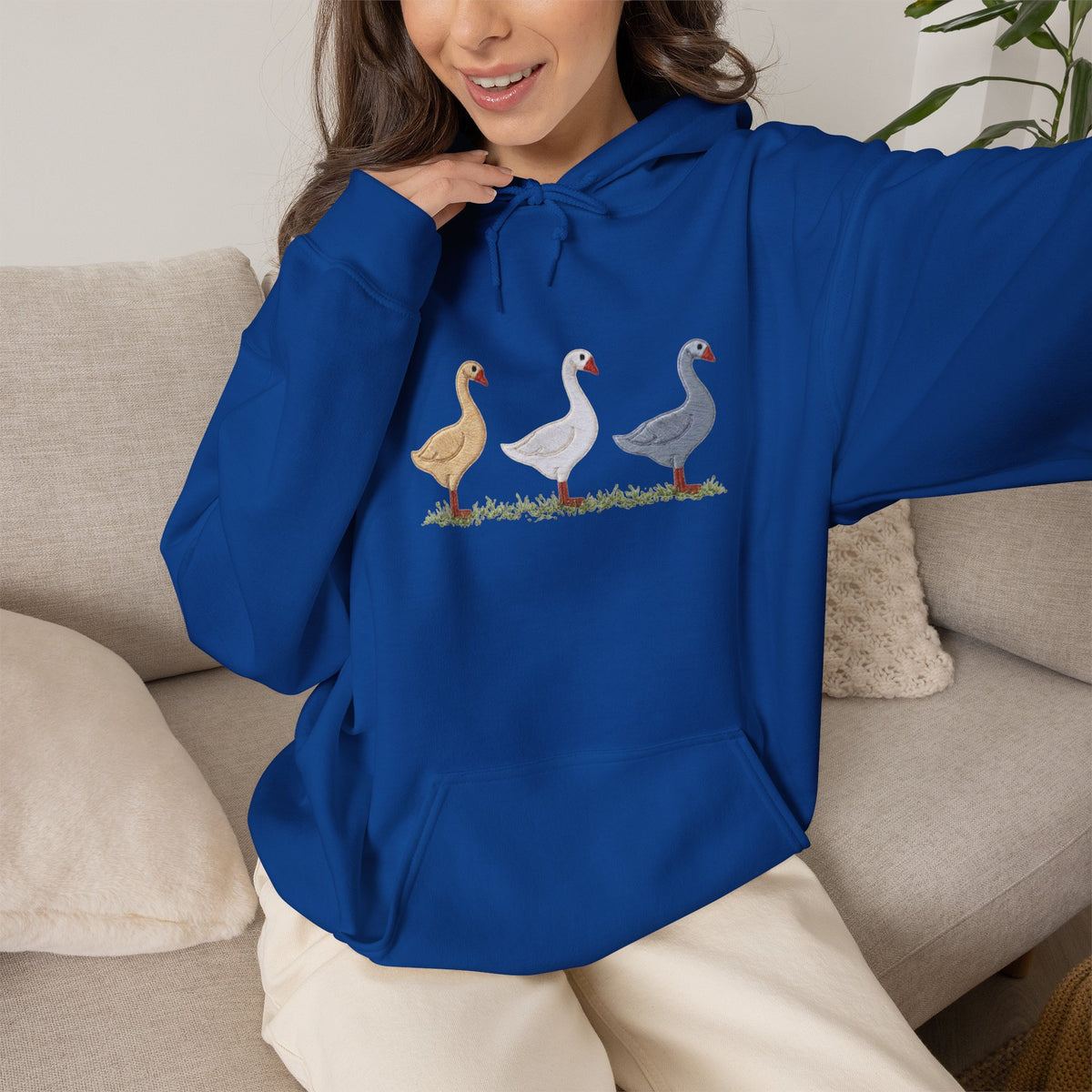 Unisex Duck Graphic Hoodie – Cozy Bird Lover Sweatshirt, Casual Pullover Hoodie