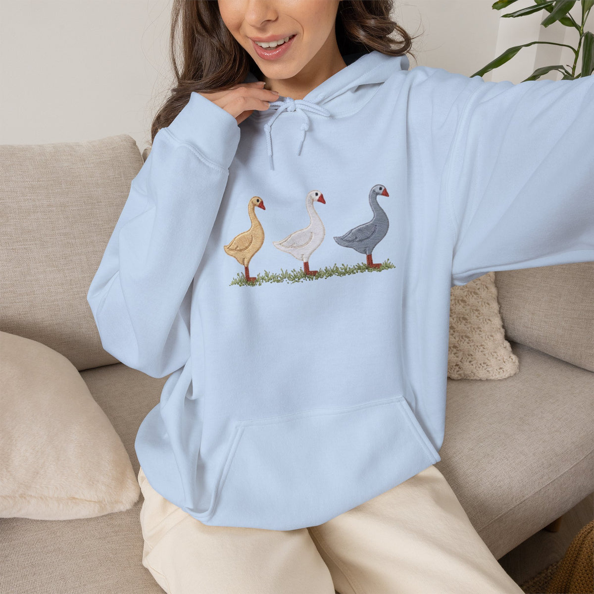 Unisex Duck Graphic Hoodie – Cozy Bird Lover Sweatshirt, Casual Pullover Hoodie